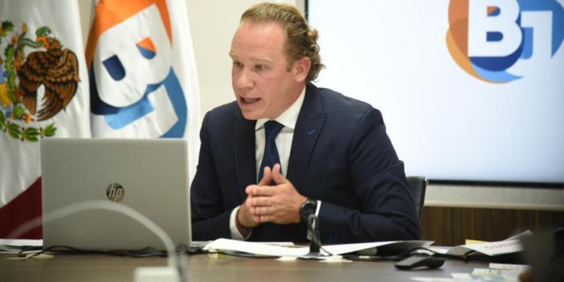 El alcalde Santiago Taboada, en reunión con la Comisión de Presupuesto y Cuenta Pública del Congreso local, ayer.