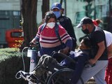 Paciente con síntomas de Covid llega a urgencias del Hospital de Tláhuac, ayer.