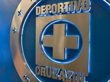 Una imagen del escudo de Cruz Azul en La Noria