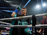 Canelo Álvarez momentos antes de su pelea ante Jaime Munguía