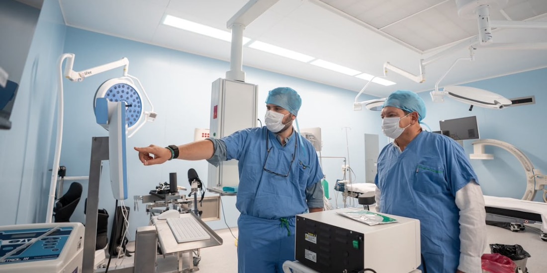 La intervención consistió en una cirugía de vesícula biliar practicada a una paciente de 45 años, diagnosticada con litiasis vesicular.
