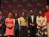 Al centro, Cristina Fuentes La Roche y Daniela Salgado Márquez, ayer.