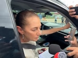 Claudia Sheinbaum, entrevistada por la prensa en Yucatán, se refirió a los problemas de abasto en hospitales.