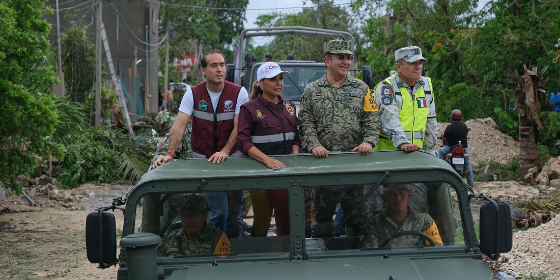 La gobernadora Mara Lezama al momento de hacer un recorrido.