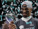 Jalen Hurts, quarterback de los Eagles, fue el MVP del Super Bowl 2025 contra los Chiefs.