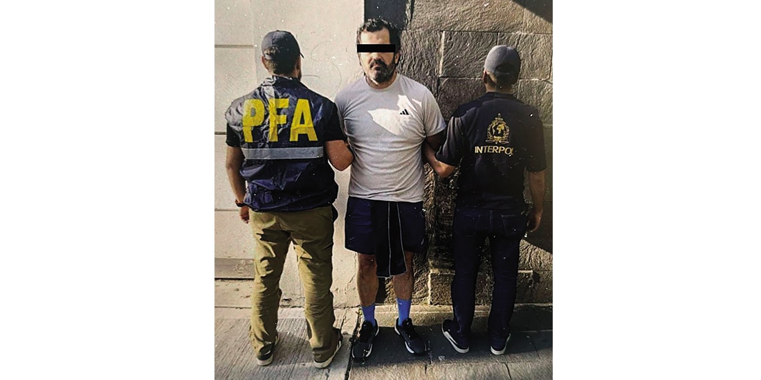 FERNANDO FARÍAS TRAYECTORIA: exmiembro de la Marina, contralmirante ACUSACIÓN: delincuencia organizada. Lideraba huachicol fiscal.