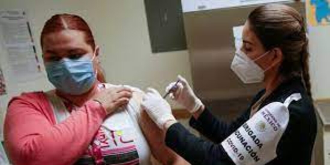 Desde finales del 2020 en México se aplica la vacuna contra COVID-19.