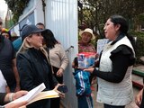 La presidenta municipal de Huixquilucan durante el recorrido por la zona.