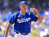Julio Urías durante un juego con los Dodgers en la MLB.