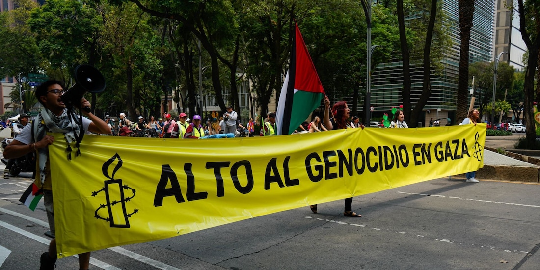 Aspecto de una marcha del colectivo Amnistía Internacional, en favor de la causa palestina, en CDMX.