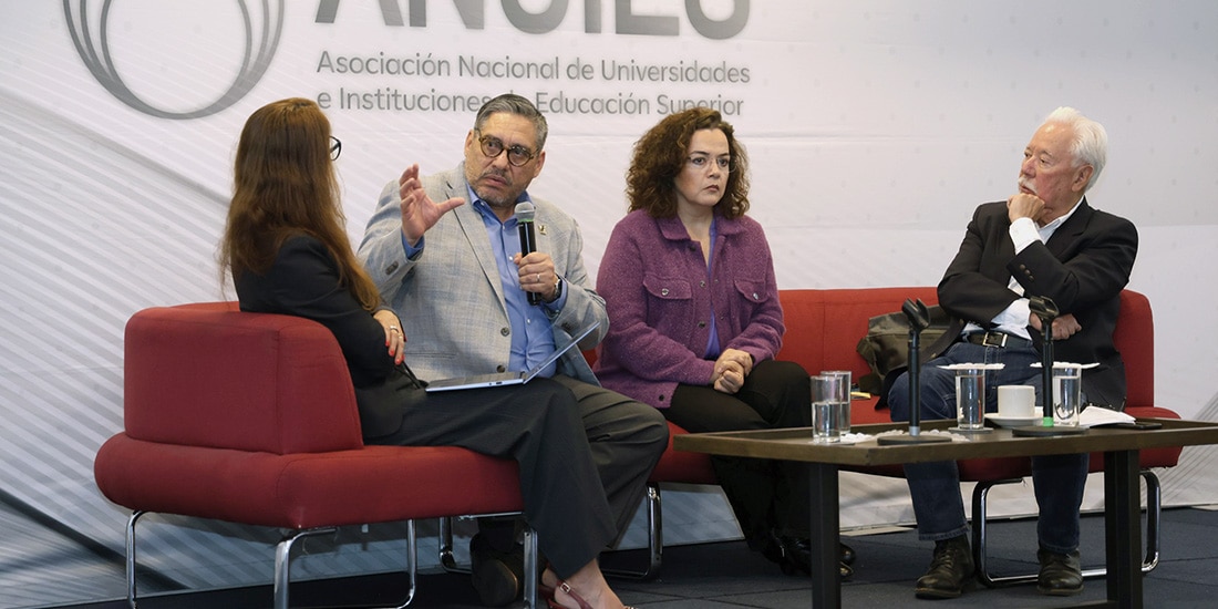 Luis Armando González, titular de ANUIES, ayer, durante un panel de conversación.