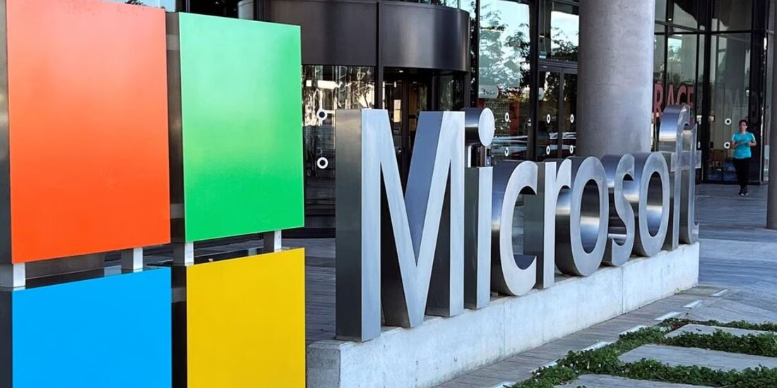 Microsoft proporciona servicios de almacenamiento en la nube y aplicaciones de escritorio.