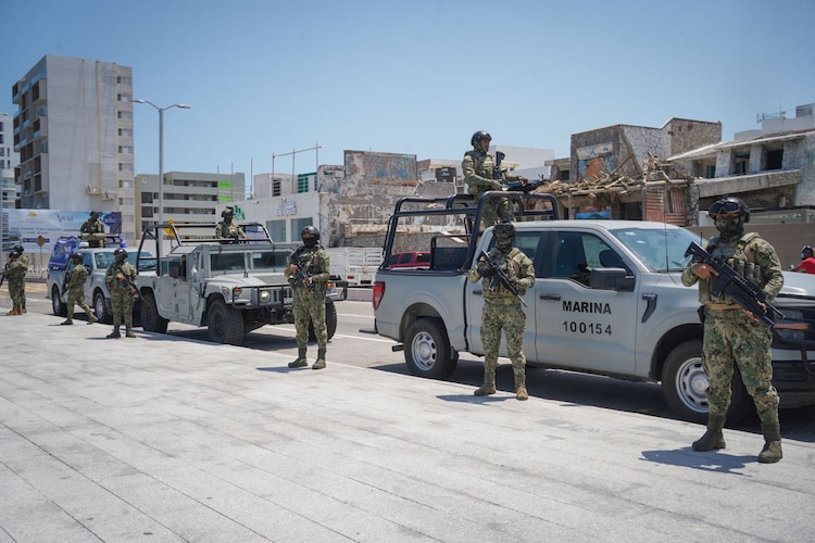 Elementos de la Marina realizan recorridos de playas de las ciudades de Veracruz en imagen de archivo