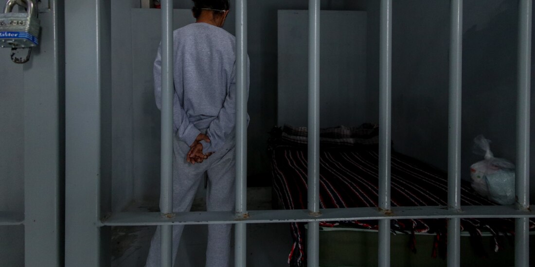 Reportan brote de COVID-19 en penal femenil de Nuevo León; hay 30 casos confirmados.