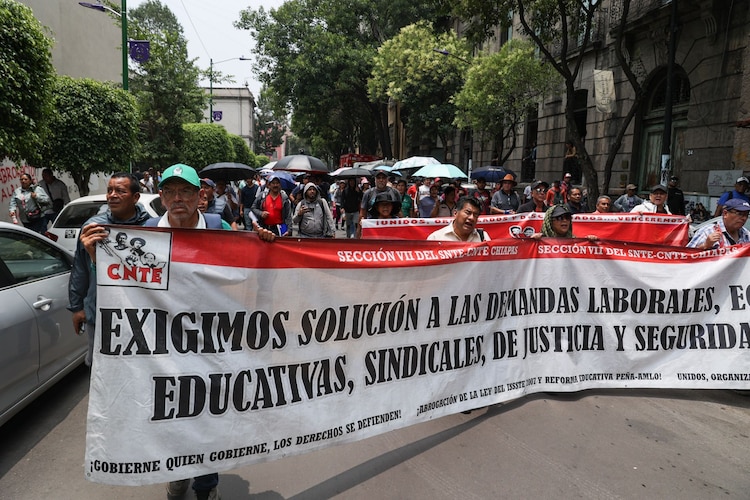 Aspecto de una marcha de la CNTE.