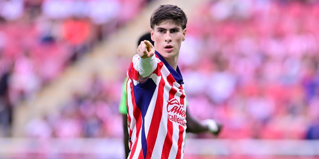 Armando González en un juego de Chivas