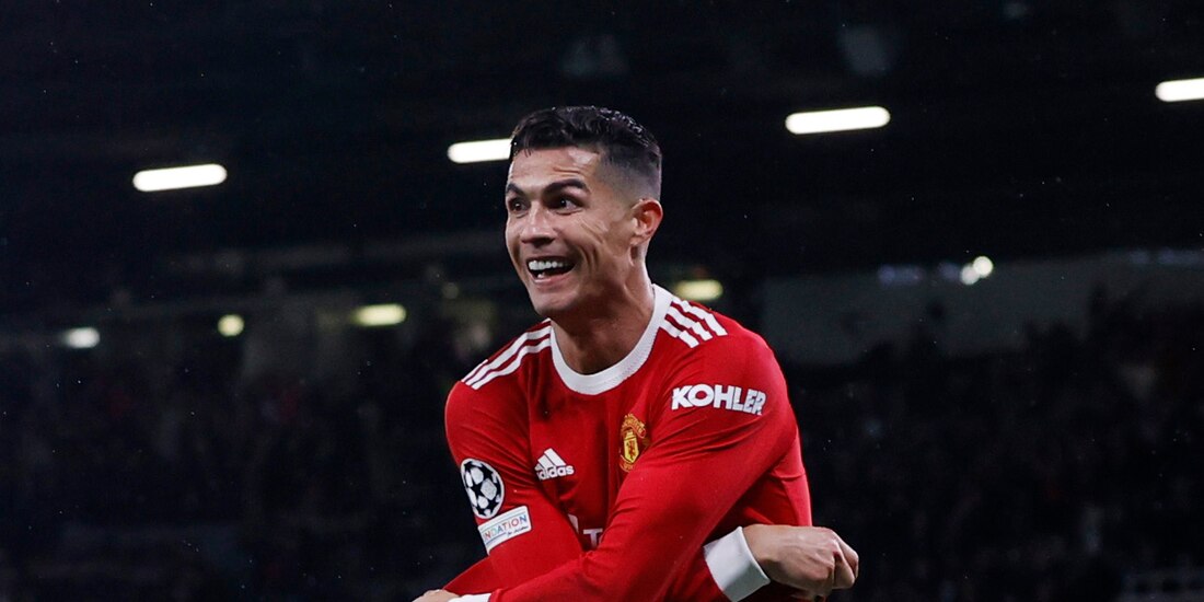 CR7 celebra su anotación, ayer, en el Old Trafford.