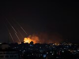 Ataque de misiles de Israel en Gaza, ayer.