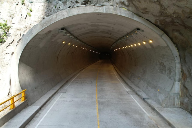 SICT presenta avances en infraestructura carretera durante 2025.