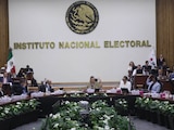 Consejeros electorales votaron durante la Sesión Extraordinaria en el Instituto Nacional Electoral.