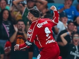 Alexis Vega festeja el primer gol del Toluca en la final de la Leagues Cup contra Monterrey.