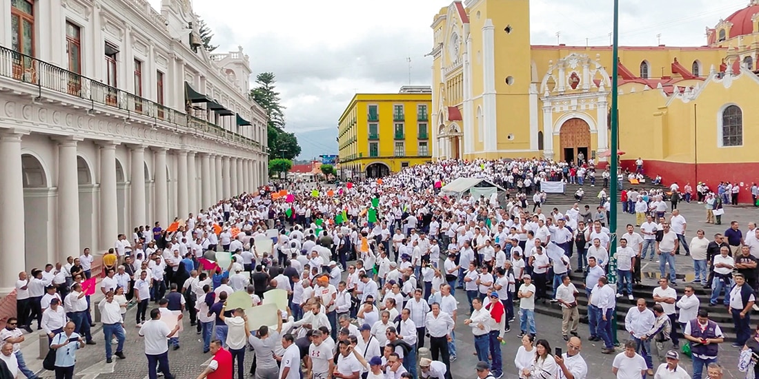 Taxistas, al manifestarse el 28 de julio de 2025 por el crimen de su compañera y maestra Irma Hernández, ocurrido en Álamo tras ser secuestrada por un comando.