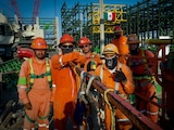 Trabajadores que construyen la refinería Dos Bocas, el 30 de abril.