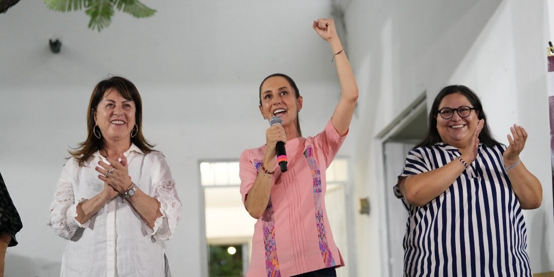 Al centro, la Presidenta Claudia Sheinbaum durante su gira de trabajo en Morelos.