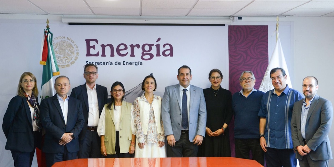 Integrantes de la nueva Comisión Nacional de Energía, ayer, en su primera sesión.