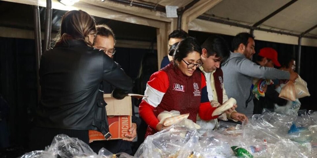 Trabajos de acopio en Michoacán para damnificados de Otis.