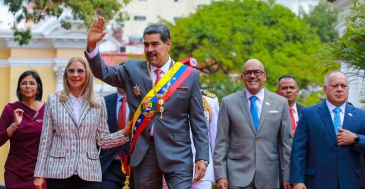 Delcy Rodríguez, Cilia Flores y Jorge Rodríguez
