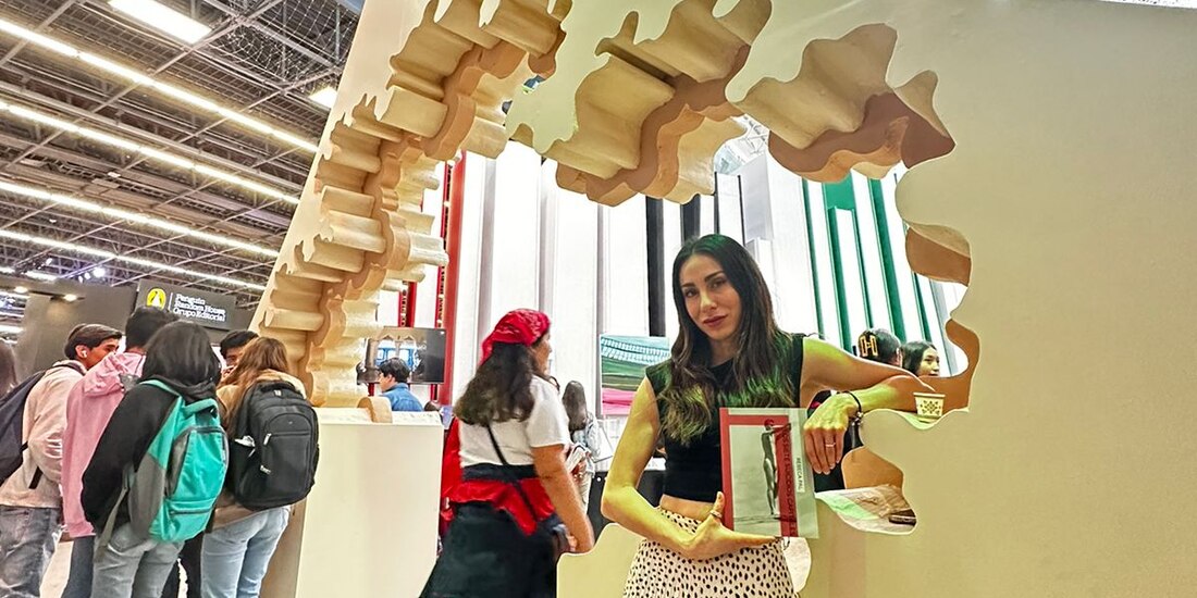 El libro tiene diversos temas como la maternidad.