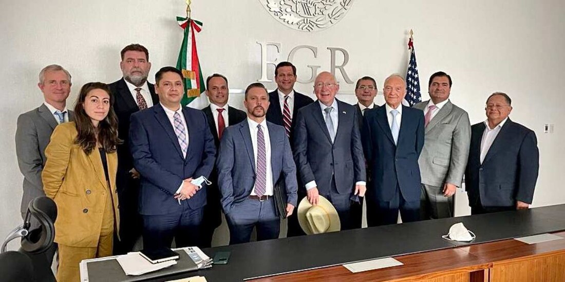 Ken Salazar se reúne con Alejandro Gertz Manero para tratar tráfico de fentanilo.