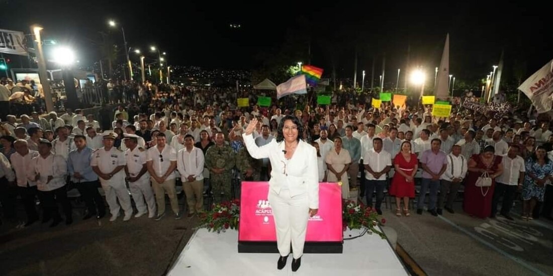 Abelina López, alcaldesa de Acapulco, durante su Tercer Informe de Gobierno ante más de 30 mil asistentes.