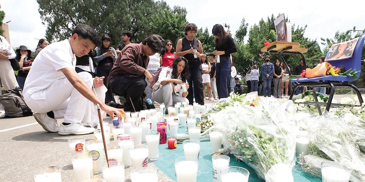 EN MÉXICO. Homenaje a la estudiante española por parte de sus compañeros, en el Instituto de Ciencias de la Educación, localizado al norte de Cuernavaca, Morelos.
