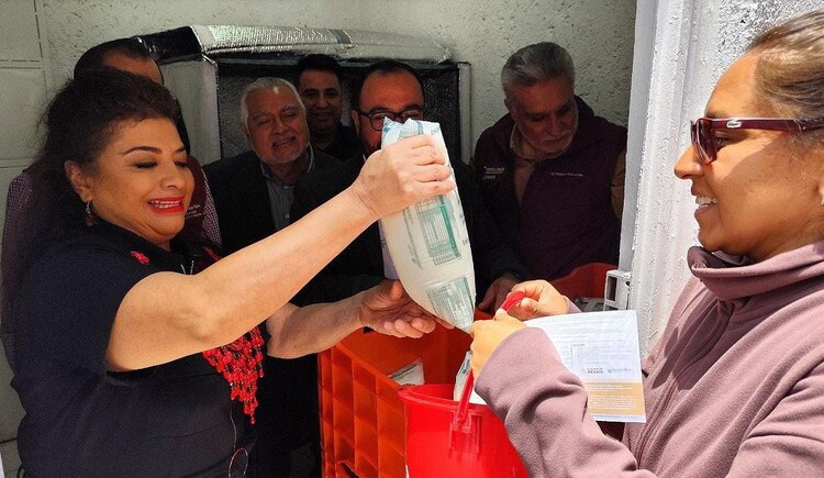 Clara Brugada adelantó la instalación de más lecherías en toda la ciudad.