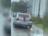 Sujeto arrastró desde su automóvil a un lomito por calles de Tabasco.