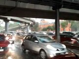 Lluvia afecta centro y oriente de la CDMX; provoca encharcamientos y problemas viales