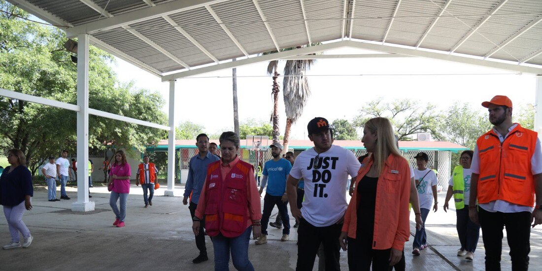 Samuel García encabeza la limpieza en la Escuela Primaria "Profra. Leonor Reyes Hernández".