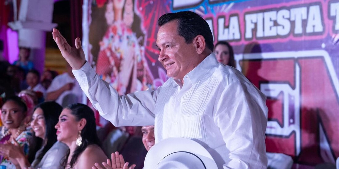 Joaquín "Huacho" Díaz Mena inauguró la Feria de Temozón 2024.