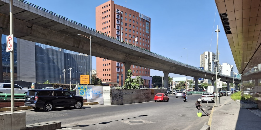 La zona en la que había obras profundas está cercada.