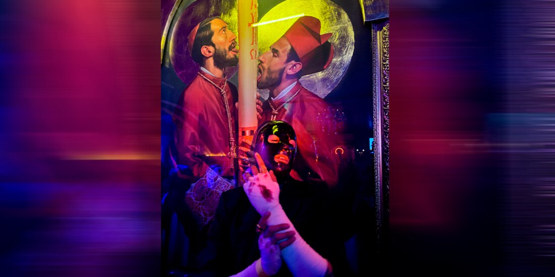 El artista en La Purísima, al final de la procesión iniciada en la Academia de San Carlos.