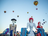 Las Catrinas Monumentales de Aguascalientes engalanan el Albuquerque International Balloon Fiesta en Nuevo México.