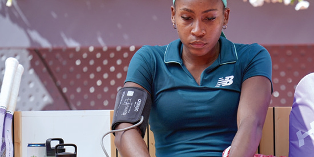 LA ESTADOUNIDENSE, ayer, mientras era atendida en la cancha