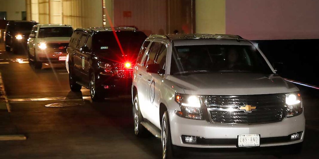 El convoy que llegó al Reclusorio, ayer, en el que no iba Lozoya.