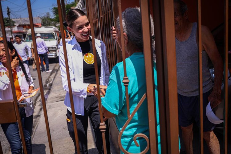 Realizó recorrido con vecinos de la colonia Ferrocarrilera y Fomerrey 6.