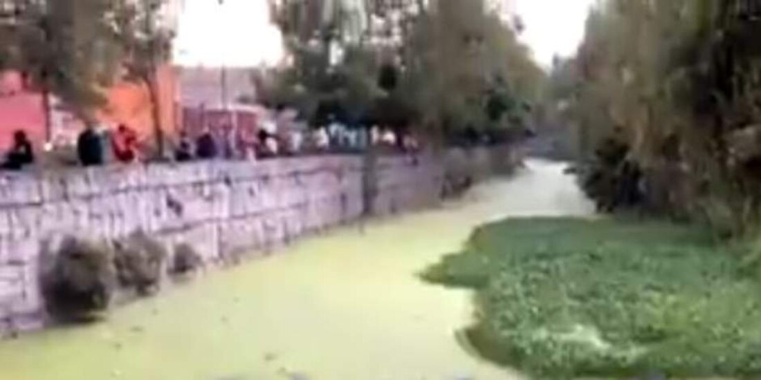 El hallazgo del cuerpo del hombre en un canal de aguas negras en Iztapalapa se logró gracias a un reporte al 911.