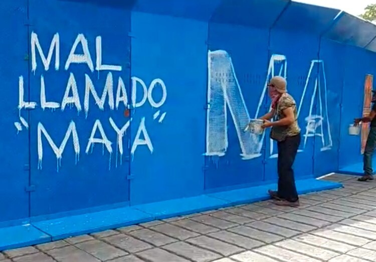Pintas de rechazo a la construcción del Tren Maya