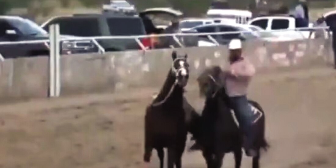 El evento justo antes del inicio de la irrupción de los sicarios.