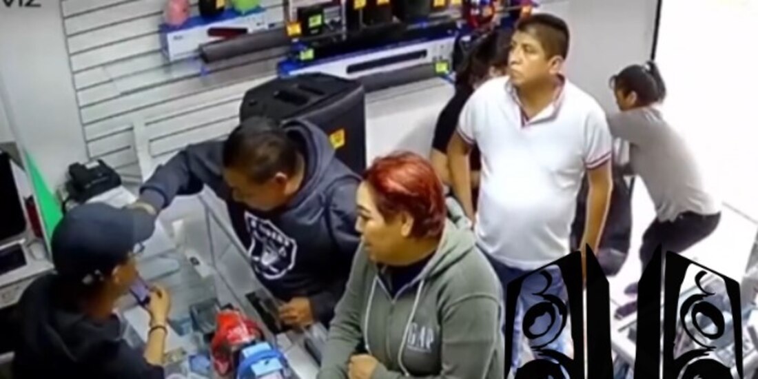 La bocina la robaron sin que el empleado se diera cuenta.